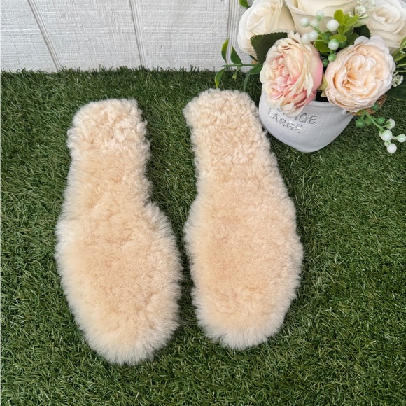 UGG Women's Sheepskin Insoles Tan WOMEN'S SHEEPSKIN INSOLES. NEW SIZE 10 NO BOX - Picture 4 of 14